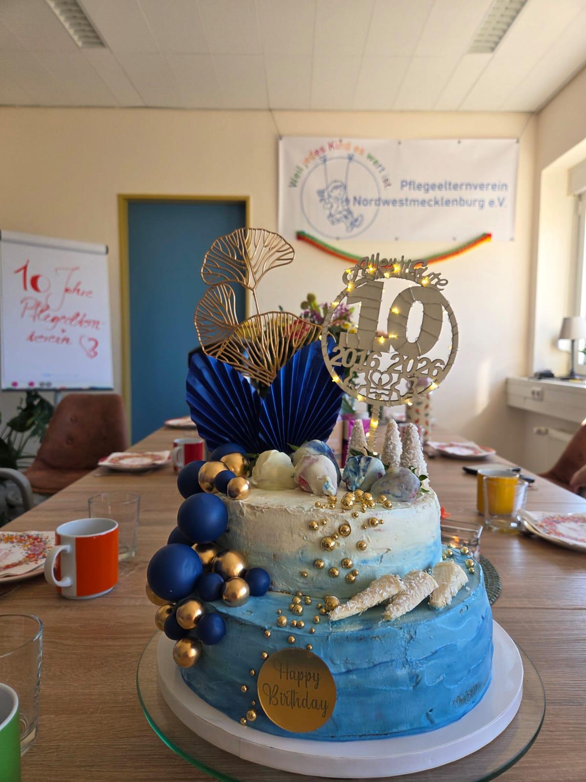 Jubiläumstorte zum 10-jährigen Vereinsbestehen.